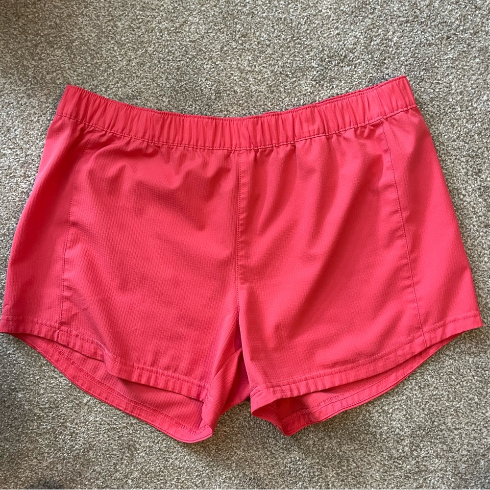 Columbia woman’s shorts size M pink 4” inseam